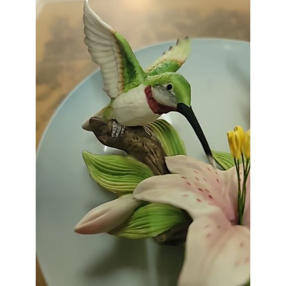 Seymour Mann Connoisseur hummingbird 3D plate 7085 #25,000 w/stand Edition DECOR - Picture 3 of 6